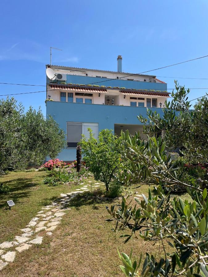 Mare I Kate Apartmani Tribalj Eksteriør bilde