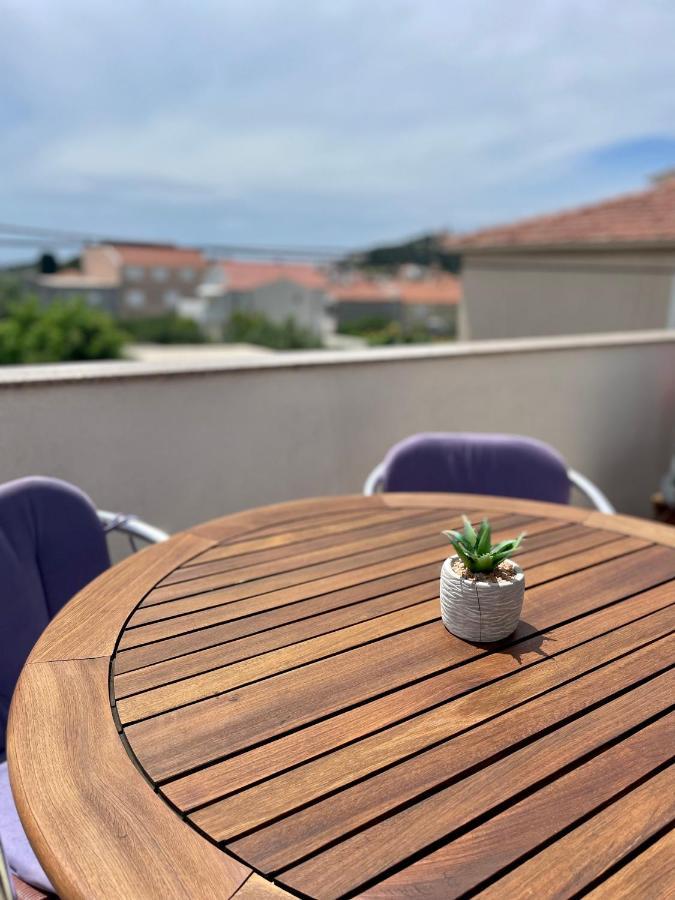 Mare I Kate Apartmani Tribalj Eksteriør bilde