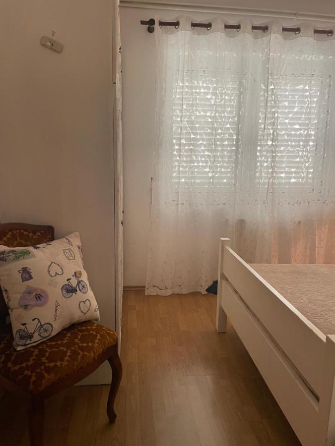 Mare I Kate Apartmani Tribalj Eksteriør bilde